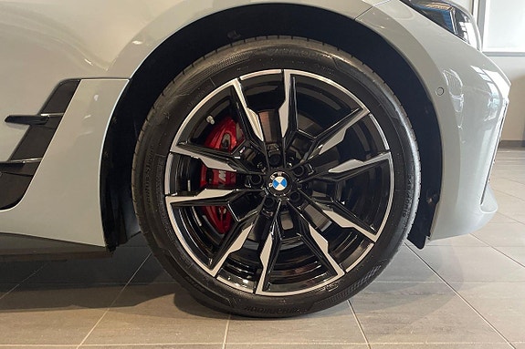 BMW i4 15 of 18
