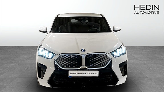 BMW iX2 8 of 9