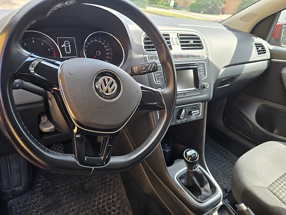 Volkswagen Polo 9 of 16