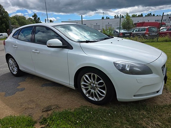 Volvo V40 7 of 22