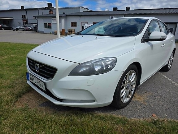 Volvo V40 14 of 22