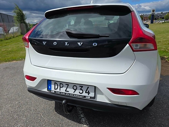 Volvo V40 11 of 22