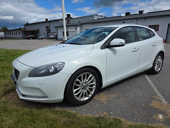 Volvo V40 3 of 5