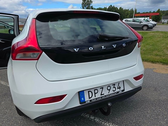 Volvo V40 16 of 22