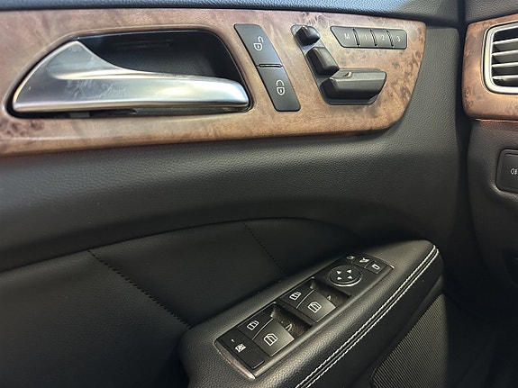 Mercedes-Benz CLS350 13 of 25