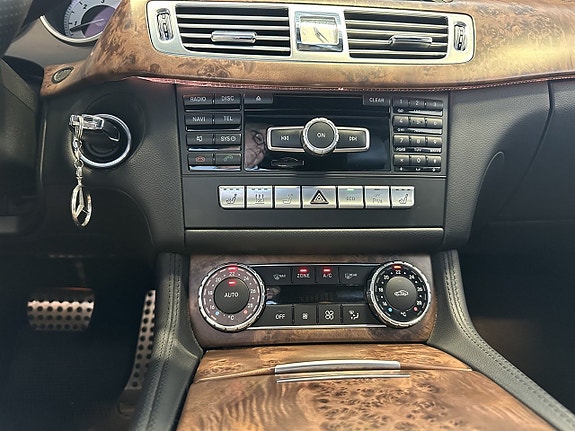 Mercedes-Benz CLS350 11 of 25