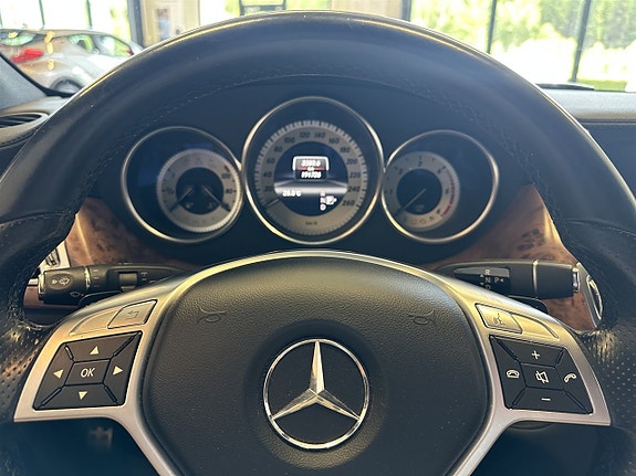 Mercedes-Benz CLS350 9 of 25