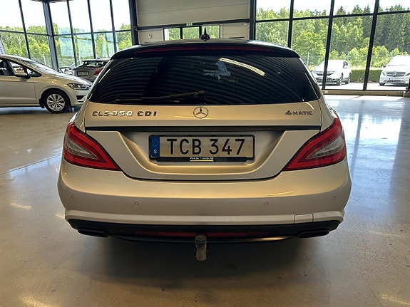 Mercedes-Benz CLS350 4 of 5