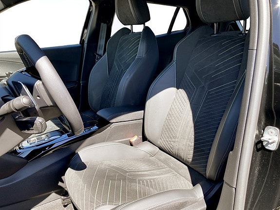 Peugeot 2008 4 of 15