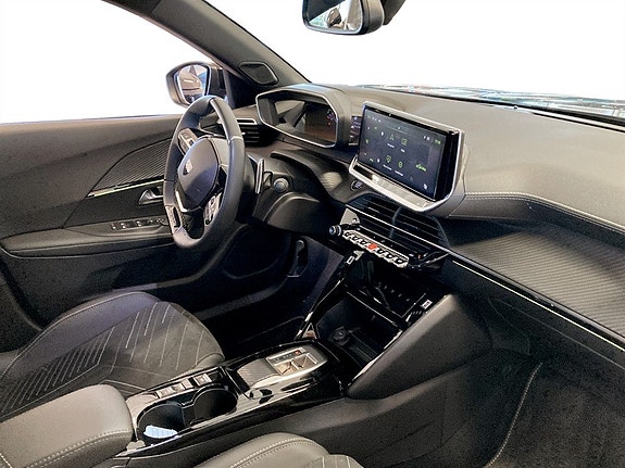Peugeot 2008 11 of 15