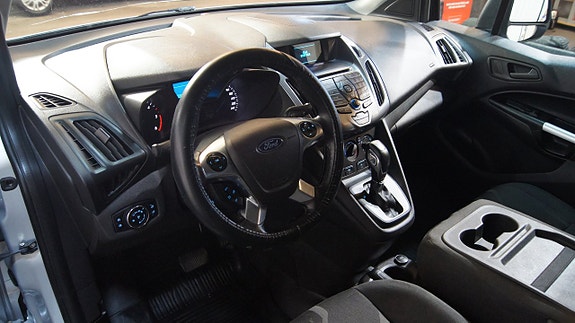 Ford Transit Connect 6 of 11
