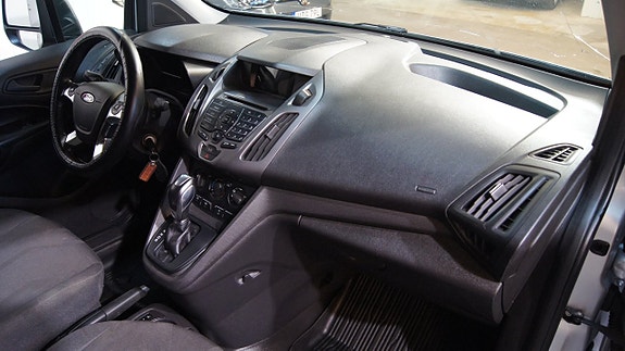 Ford Transit Connect 8 of 11