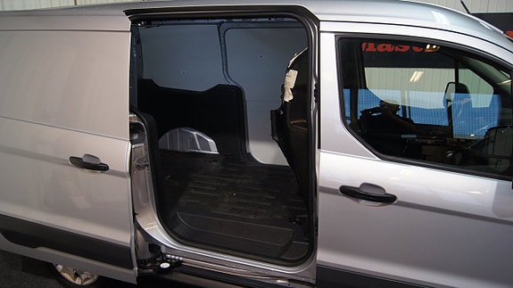 Ford Transit Connect 9 of 11