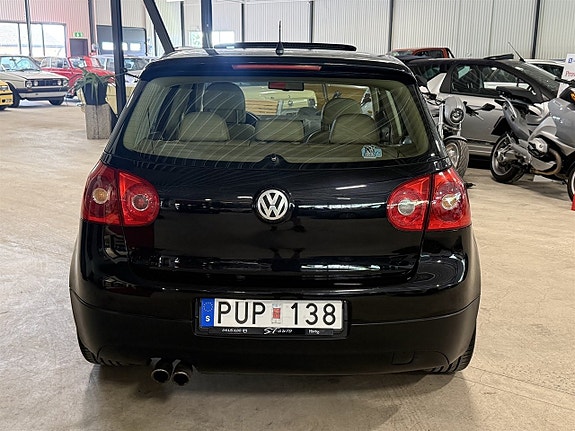 Volkswagen Golf V 4 of 9