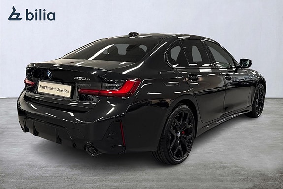 BMW 330e 18 of 19