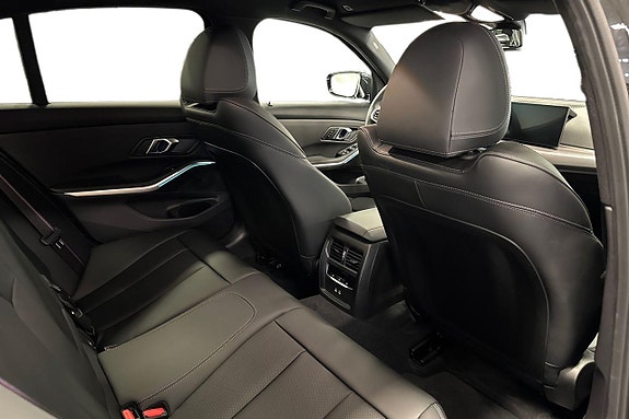 BMW 330e 7 of 19
