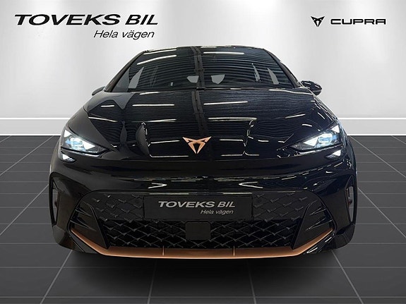 Cupra Born 6 of 18