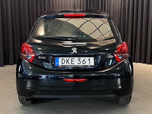 Peugeot 208 2 of 5