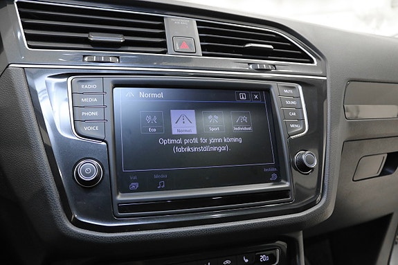 Volkswagen Tiguan 28 of 30