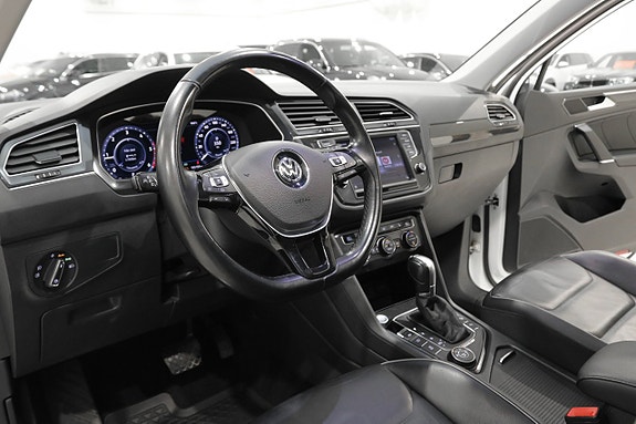 Volkswagen Tiguan 10 of 30