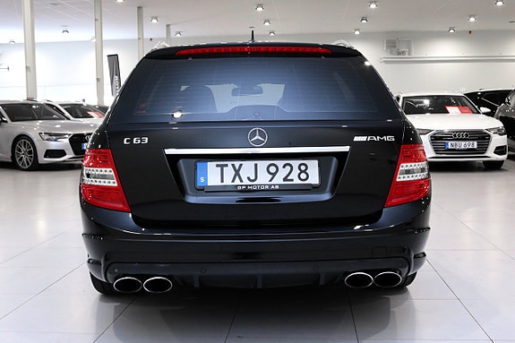 Mercedes-Benz C63 5 of 5