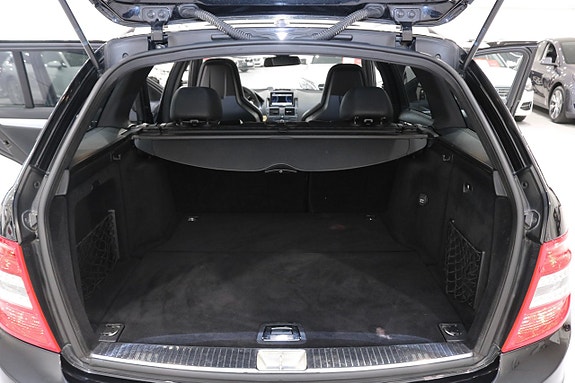 Mercedes-Benz C63 23 of 30