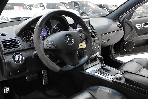 Mercedes-Benz C63 13 of 30