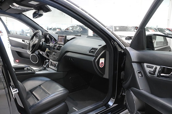 Mercedes-Benz C63 16 of 30