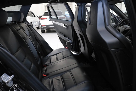 Mercedes-Benz C63 22 of 30