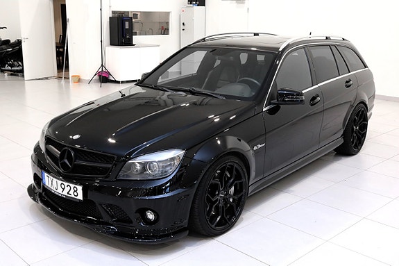 Mercedes-Benz C63 7 of 30