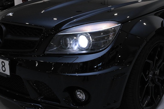 Mercedes-Benz C63 11 of 30