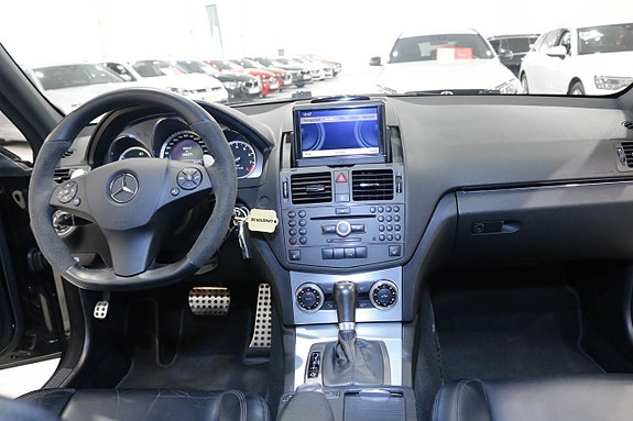 Mercedes-Benz C63 17 of 30