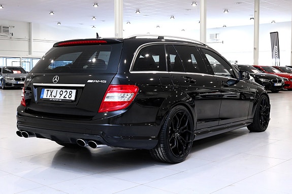 Mercedes-Benz C63 4 of 5