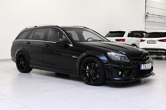 Mercedes-Benz C63 2 of 5