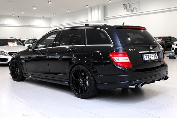 Mercedes-Benz C63 6 of 30