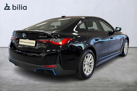 BMW i4 16 of 17