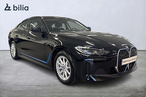 BMW i4 17 of 17