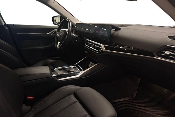 BMW i4 6 of 17