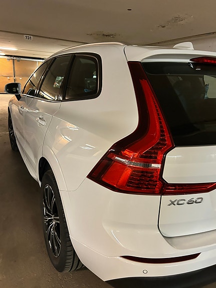 Volvo XC60 2 of 10