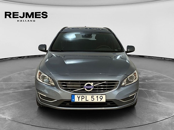 Volvo V60 8 of 14