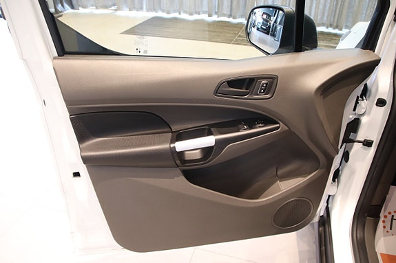 Ford Transit Connect 8 of 13