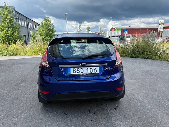 Ford Fiesta 5 of 12
