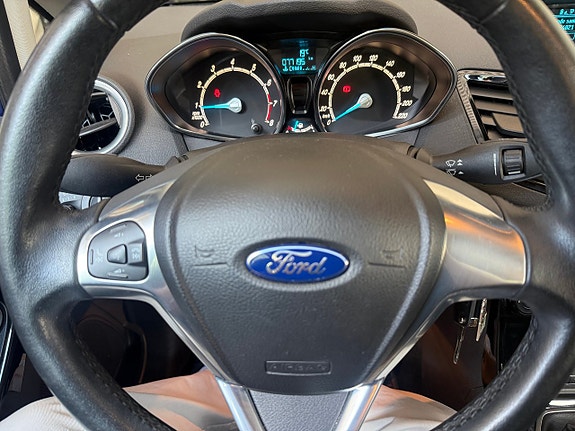 Ford Fiesta 10 of 12
