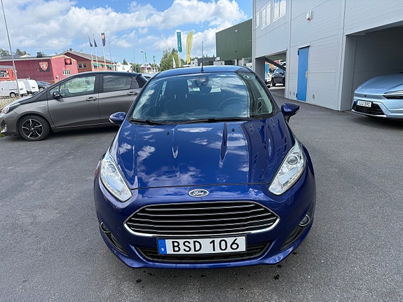 Ford Fiesta 2 of 12