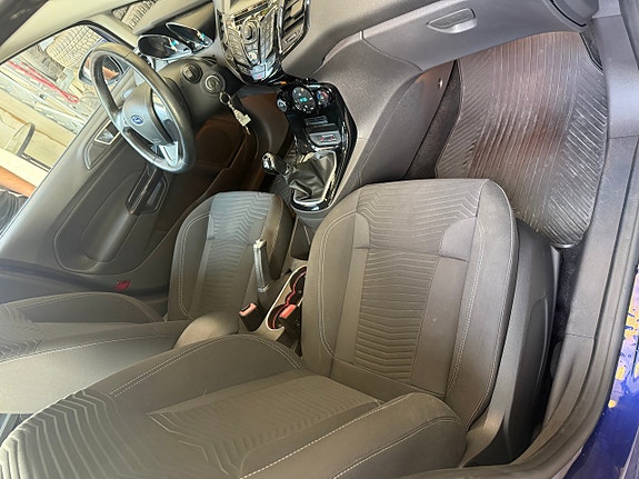 Ford Fiesta 8 of 12