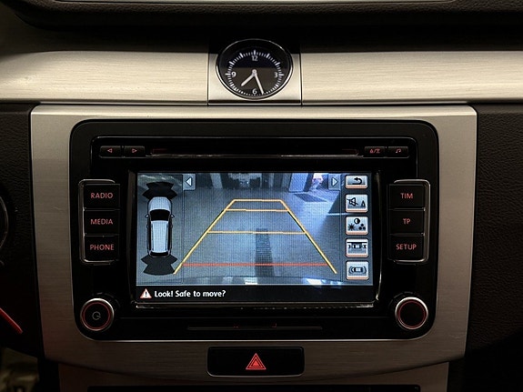 Volkswagen Passat Alltrack 22 of 24