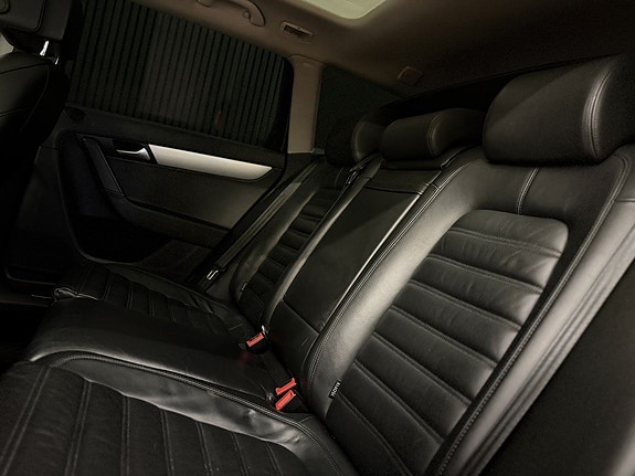 Volkswagen Passat Alltrack 13 of 24