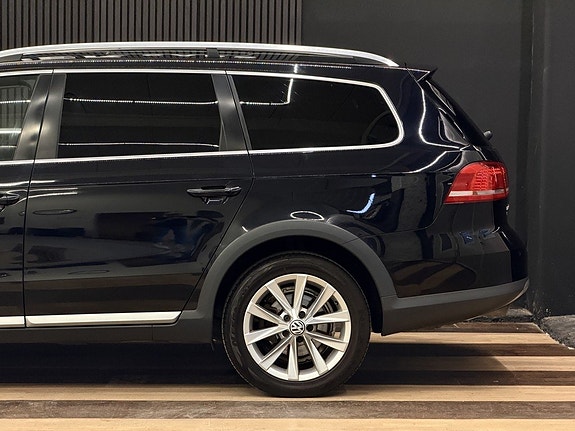 Volkswagen Passat Alltrack 8 of 24