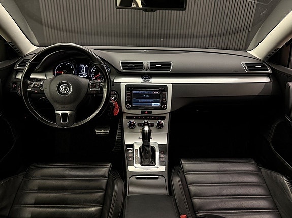 Volkswagen Passat Alltrack 17 of 24