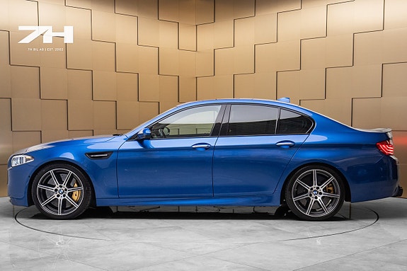 BMW M5 2 of 5